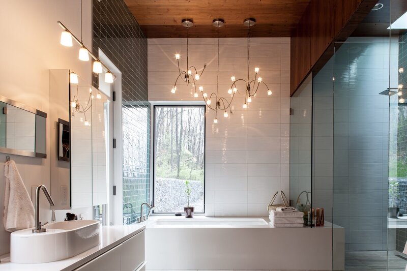 Правильное размещение источников освещения в ванной комнате