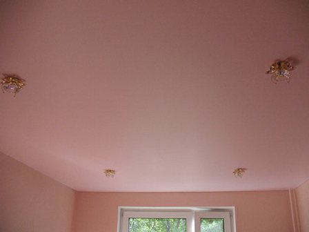 Выбор цветовых решений для потолка