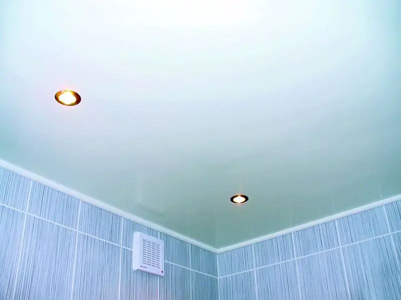 Цвет потолка ванной комнаты
