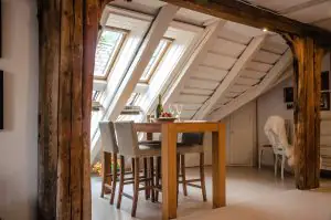 Как поднять потолок в деревянном доме