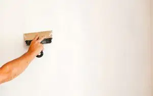 Как шпаклевать стены: обзор материалов и техник